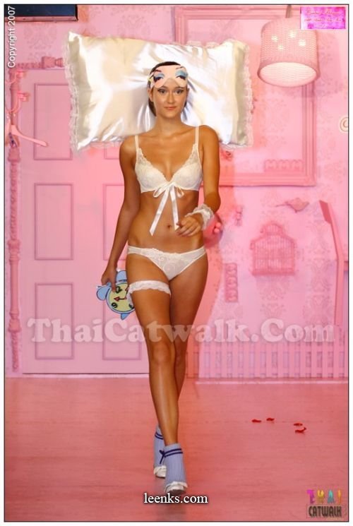 Lingerie Fashion Show Leenks Com